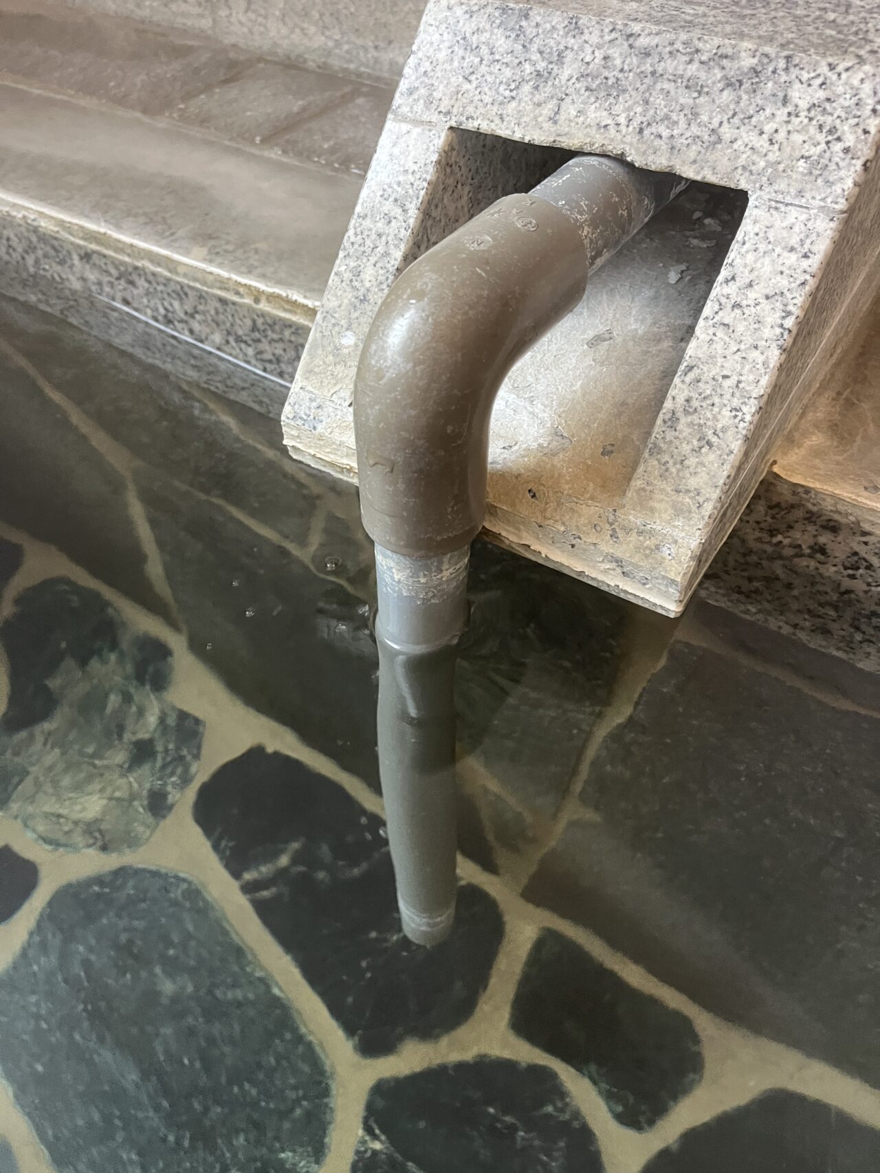 まんべんなく温まるし仕組みの湯口