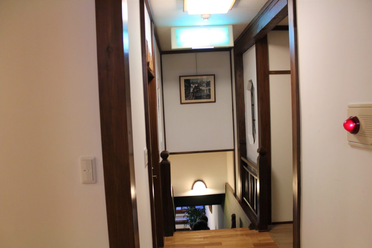 永澤平八の館内(階段周り)