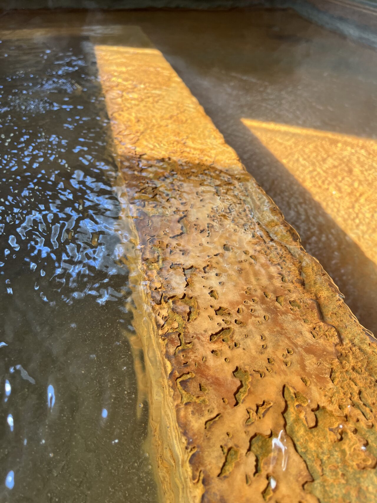 オーバフローする温泉