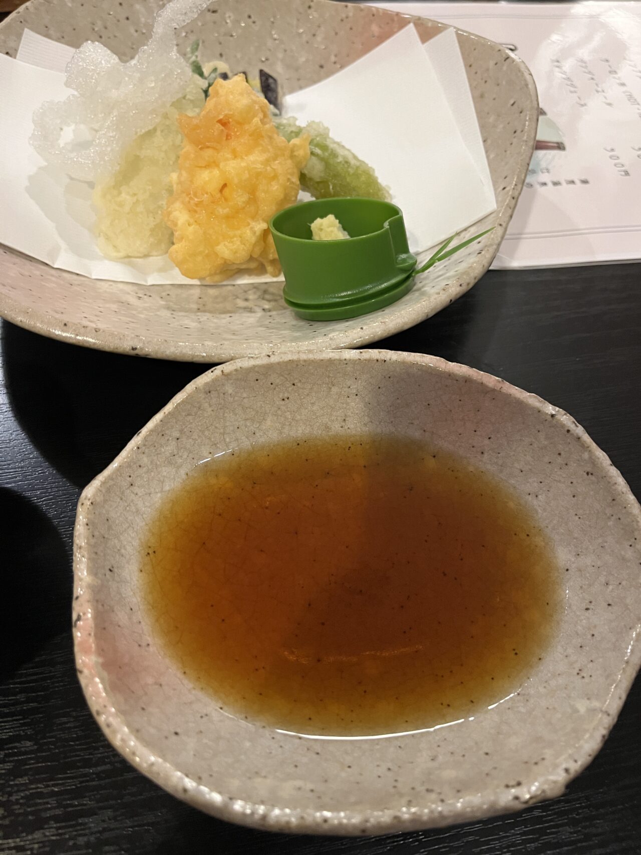 天ぷらにアツアツのつけ汁