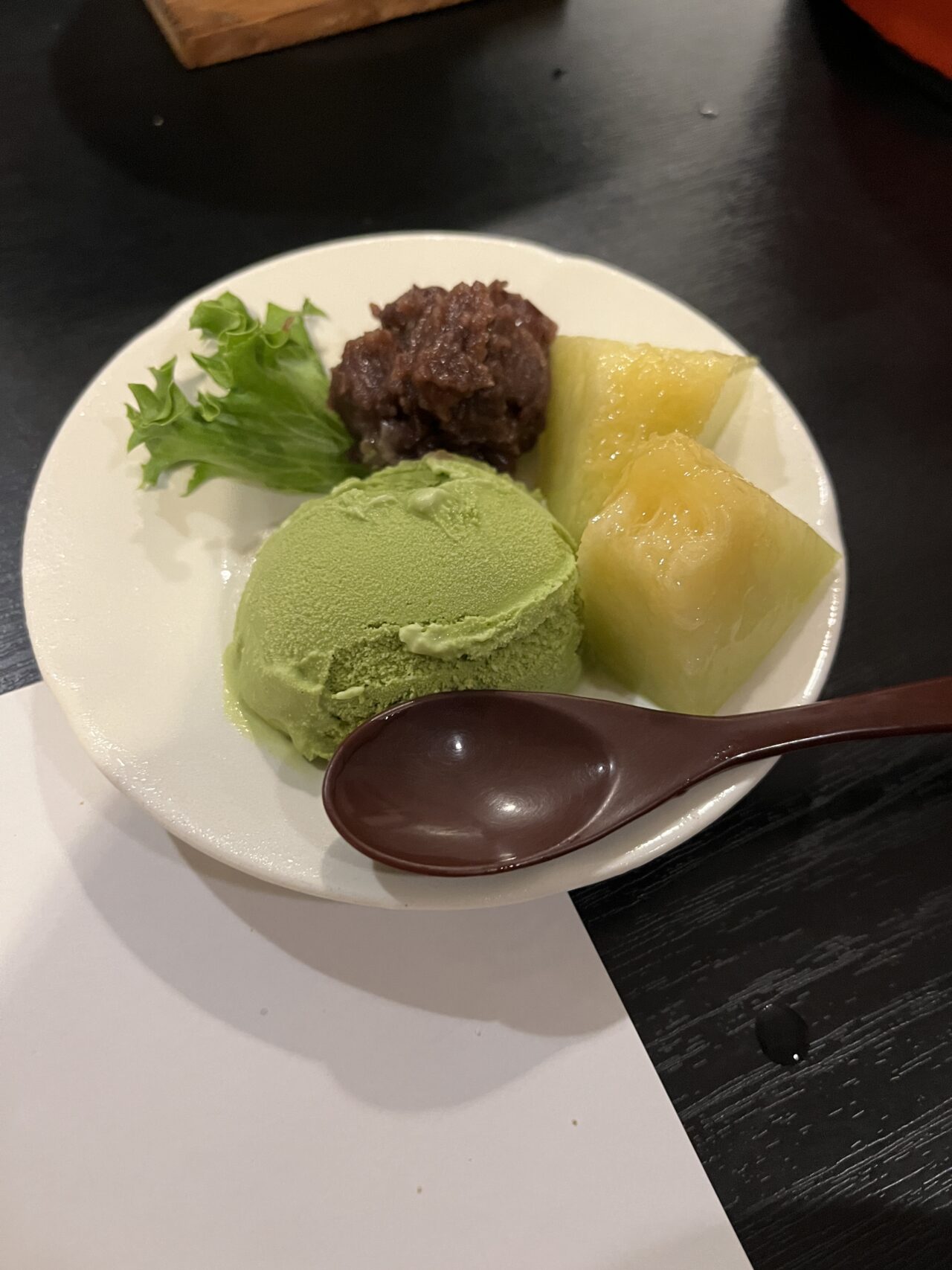 抹茶アイスとあんこが上品なデザート