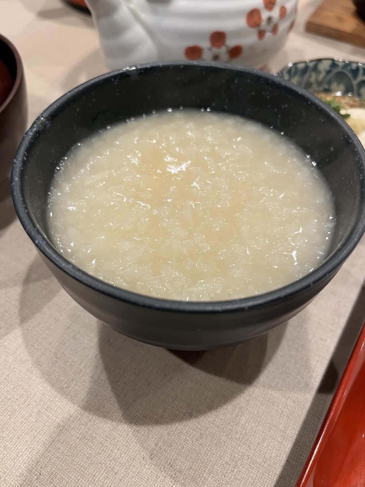 宿の名物「温泉粥」